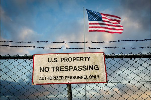 U.S Property, No Tresspassing